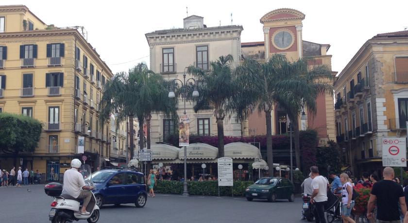 Palazzo Tritone & Abagnale Alojamento de Acomodação e Pequeno-almoço Sorrento