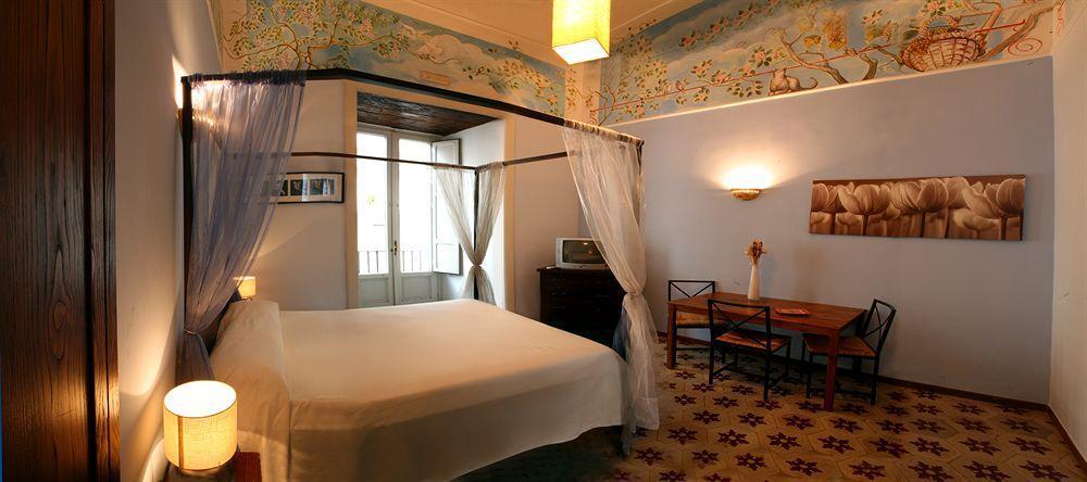 Palazzo Tritone & Abagnale Frühstückspension 3*