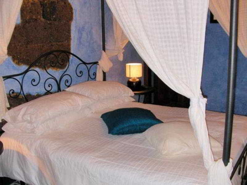 Frühstückspension Palazzo Tritone & Abagnale 3*